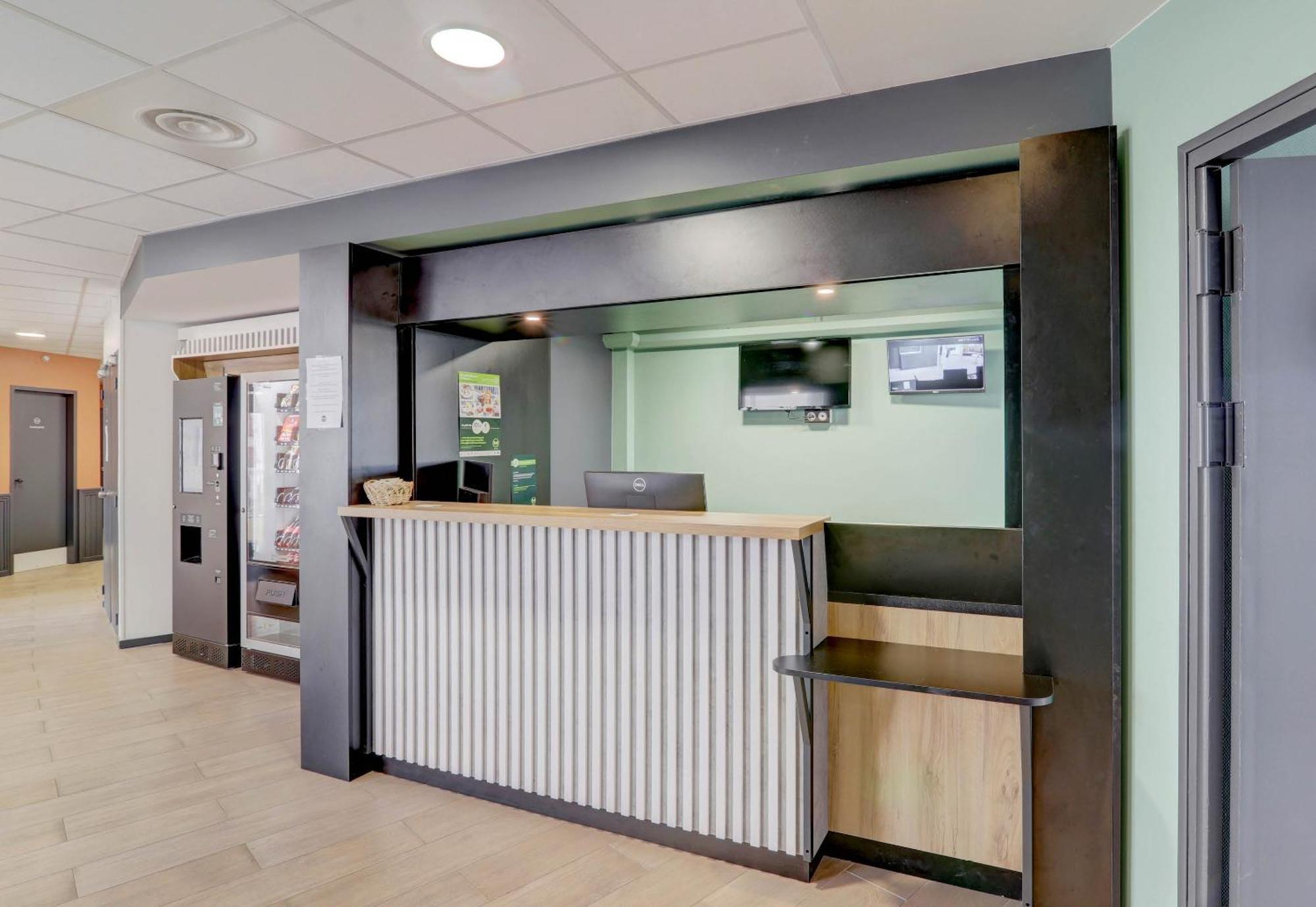 B&B Hotel Montlucon Centre エクステリア 写真