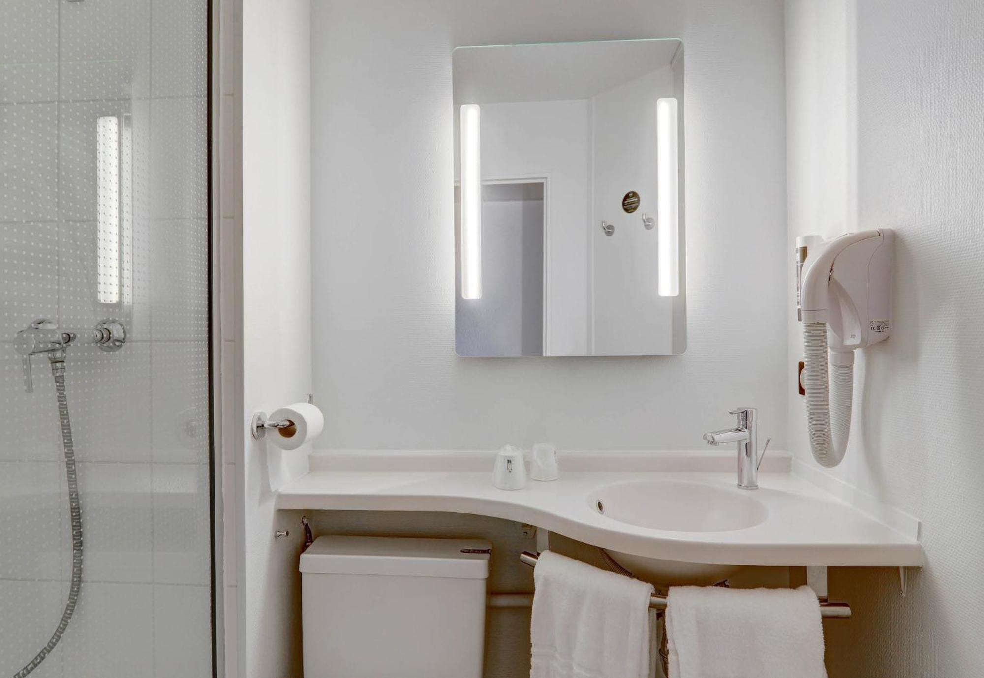 B&B Hotel Montlucon Centre エクステリア 写真